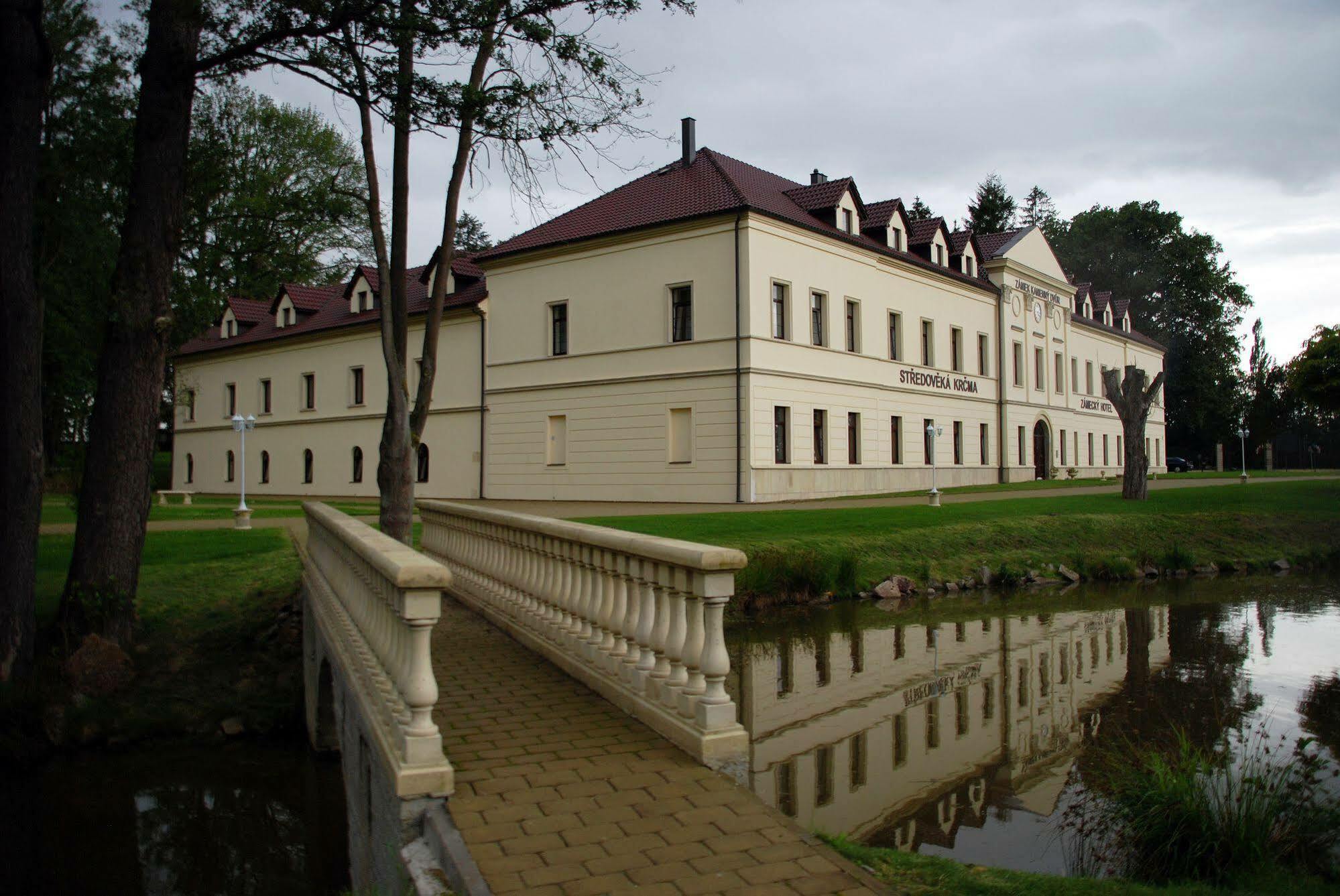 Mostov Zamek Kamenny Dvur酒店 外观 照片