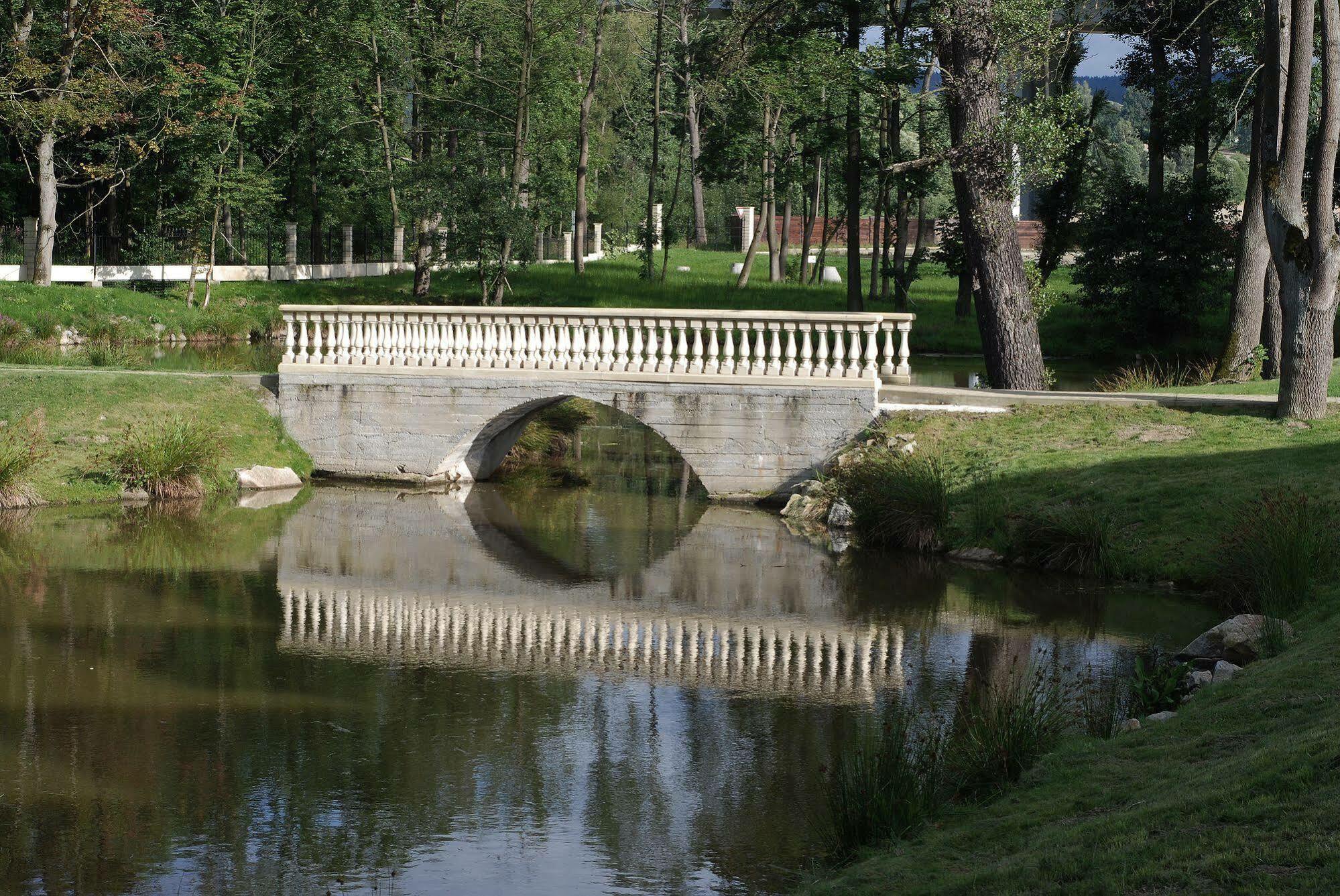 Mostov Zamek Kamenny Dvur酒店 外观 照片